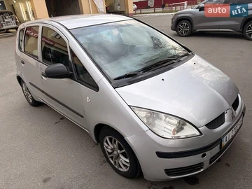 Авто Mitsubishi Colt 2005 № 8710498