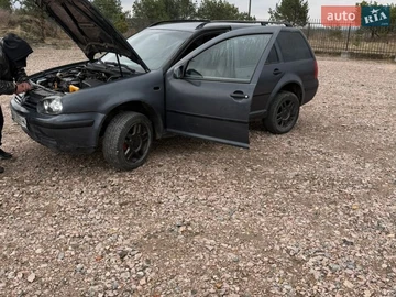 Авто Volkswagen Golf 2000 № 8711247
