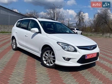 Авто Hyundai I30 2010 № 8713102