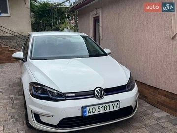 Авто Volkswagen E-Golf 2018 № 8713306