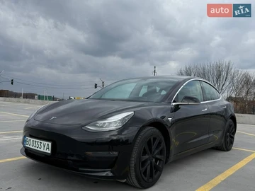 Авто Tesla Model 3 2019 № 8713321