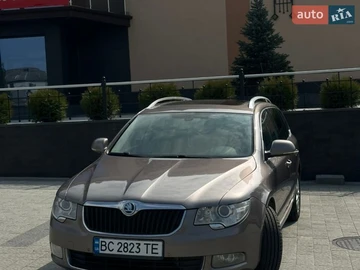 Авто Skoda Superb 2010 № 8714381