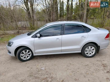 Авто Volkswagen Polo 2011 № 8715847