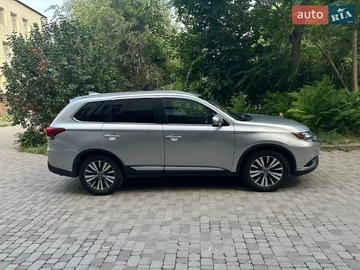 Авто Mitsubishi Outlander 2018 № 8716102