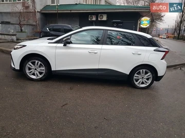 Авто MG 4 2023 № 8716900