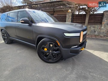 Авто Rivian R1S 2023 № 8717119