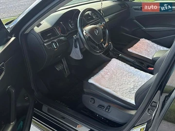 Авто Volkswagen Passat 2017 № 8717677