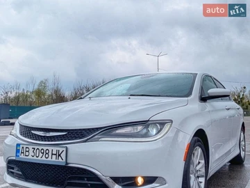 Авто Chrysler 200 2015 № 8718555
