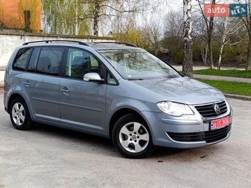 Авто Volkswagen Touran 2010 № 8719704