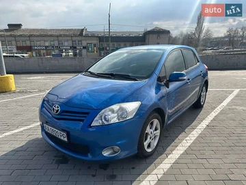 Авто Toyota Auris 2011 № 8719706