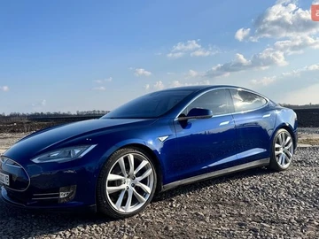 Авто Tesla Model S 2015 № 8719880