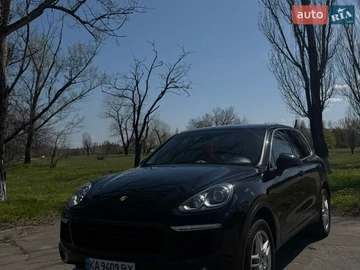 Авто Porsche Cayenne 2015 № 8720843