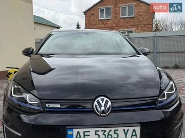 Авто Volkswagen E-Golf 2015 № 8721575