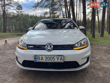 Авто Volkswagen E-Golf 2015 № 8721595