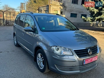 Авто Volkswagen Touran 2010 № 8722011