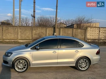 Авто Volkswagen Polo 2011 № 8722525