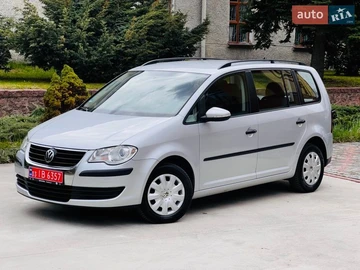 Авто Volkswagen Touran 2009 № 8723187