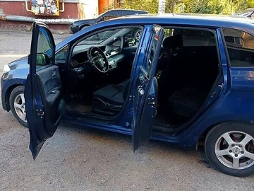 Авто Honda Fr-V 2005 № 8723461