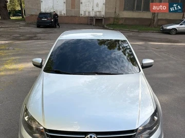Авто Volkswagen Polo 2017 № 8724004