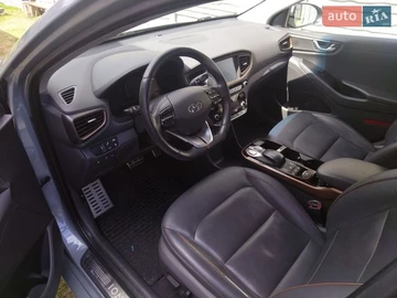 Авто Hyundai Ioniq 2017 № 8724012