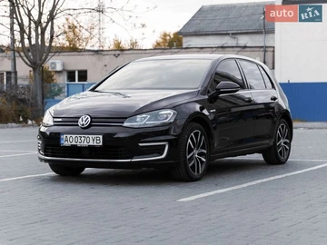 Авто Volkswagen E-Golf 2019 № 8724531