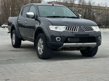 Авто Mitsubishi L 200 2012 № 8724810