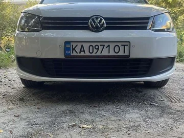 Авто Volkswagen Touran 2011 № 8724813
