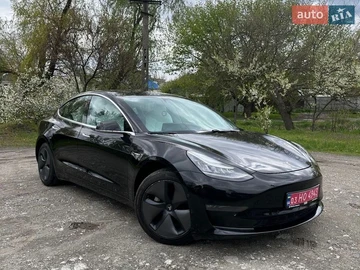 Авто Tesla Model 3 2019 № 8725348