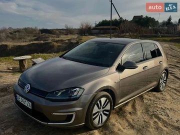 Авто Volkswagen E-Golf 2015 № 8726433