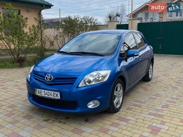 Авто Toyota Auris 2010 № 8726686