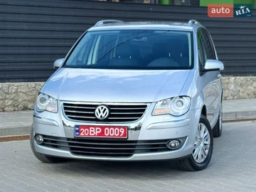 Авто Volkswagen Touran 2009 № 8727459