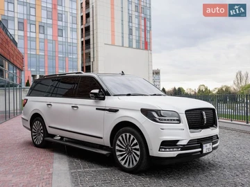 Авто Lincoln Navigator 2019 № 8729258