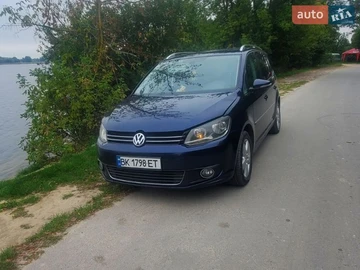 Авто Volkswagen Touran 2011 № 8729719