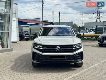 Авто Volkswagen Touareg 2024 № 8730979
