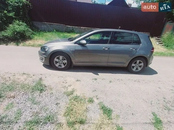 Авто Volkswagen E-Golf 2016 № 8731729