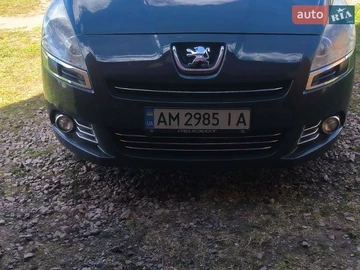 Авто Peugeot 5008 2011 № 8731821