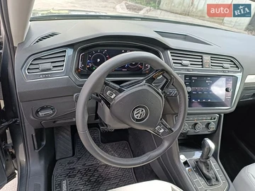 Авто Volkswagen Tiguan 2020 № 8732028