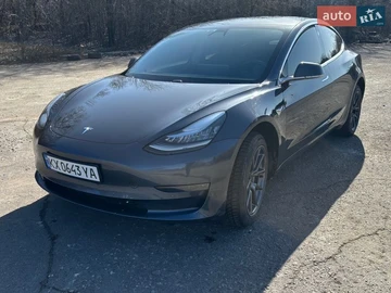 Авто Tesla Model 3 2019 № 8732044