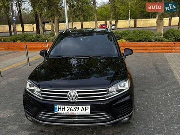 Авто Volkswagen Touareg 2016 № 8733104