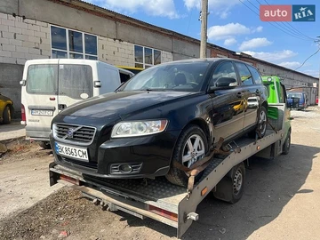 Авто Volvo V50 2010 № 8733203