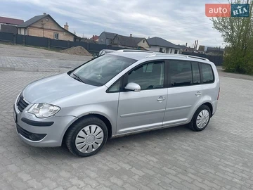 Авто Volkswagen Touran 2004 № 8734073