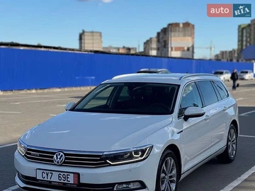 Авто Volkswagen Passat 2017 № 8735335