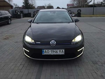Авто Volkswagen E-Golf 2015 № 8736109