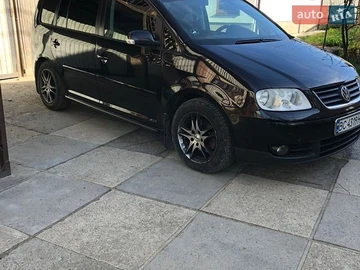Авто Volkswagen Touran 2005 № 8736416