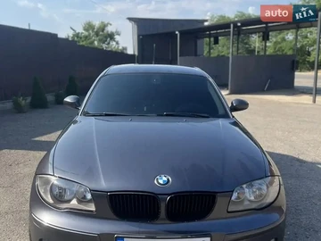 Авто BMW 1 Series 2004 № 8737065