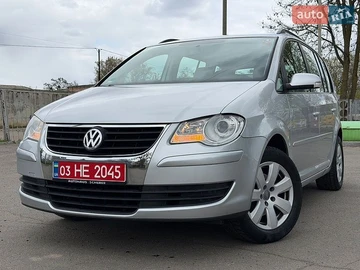 Авто Volkswagen Touran 2009 № 8737069