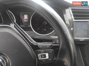 Авто Volkswagen Tiguan 2017 № 8737780