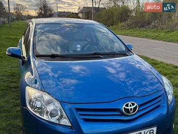 Авто Toyota Auris 2010 № 8738037