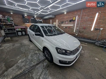 Авто Volkswagen Polo 2019 № 8738038