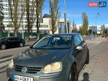 Авто Volkswagen Golf 2003 № 8738394